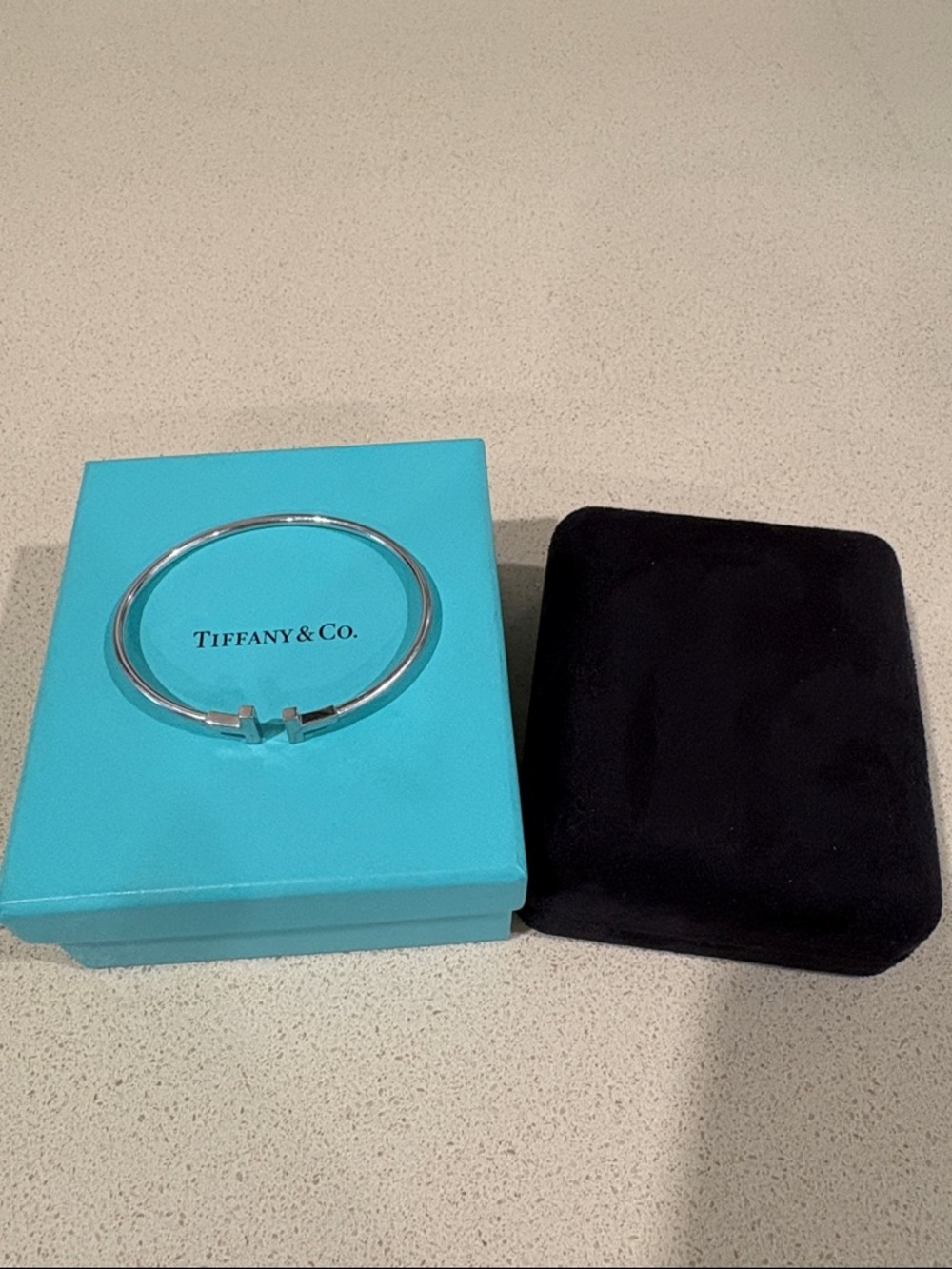 Tiffany & Co. White gold Wire Bangle with Signature Blue Box